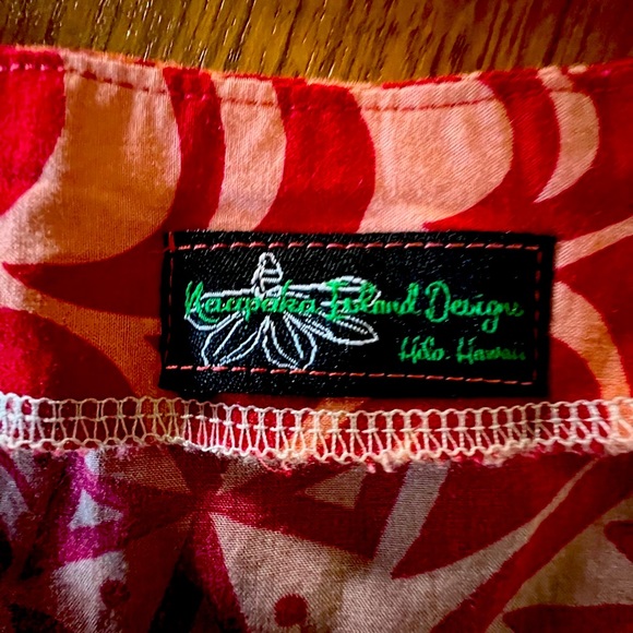 Naupaka Island Designs women’s top. Made Hilo, Hawaii. Size Large. New no tags - Picture 4 of 5